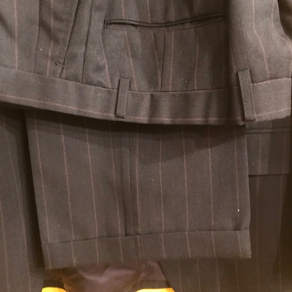 Oscar de la Renta wool suit. Navy. 42R - Picture 10 of 12